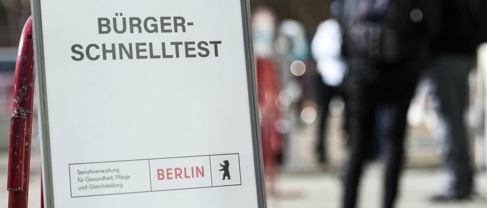 Berlinerinnen und Berliner können sich jede Woche kostenlos testen lassen - allerdings unter Herausgabe vieler Daten.