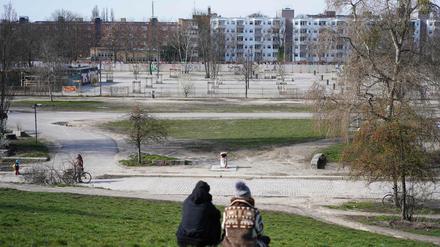 Blick auf das Gelände des Mauerparks, wo normalerweise der Flohmarkt am Sonntag stattfindet.