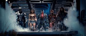 Eine schlagkräftige Truppe auch ohne Superman: Batman (Ben Affleck), Wonder Woman (Gal Gadot), Cyborg (Ray Fisher), Flash (Ezra Miller) und Aquaman (Jason Momoa).