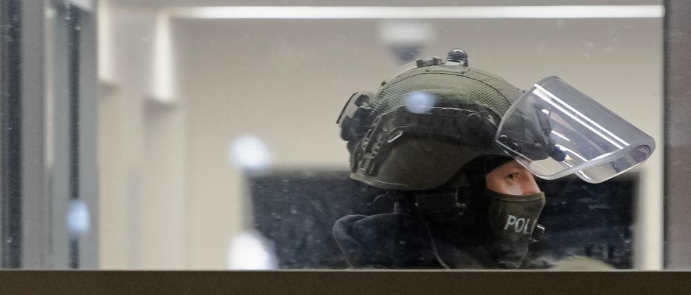 Razzia bei Islamisten. Am 25. Februar verbot Innensenator Geisel die Gruppierung Jamaatu Berlin.