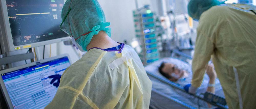 Die Intensivstation des Universitätsklinikums Greifswald mit Corona-Patienten.