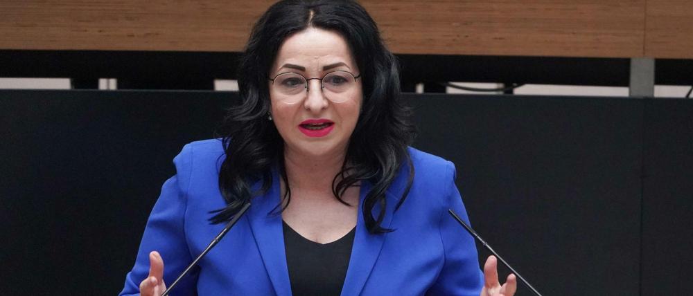 Dilek Kalayci (SPD), Gesundheitssenatorin, spricht sich für eine rasche Wiederaufnahme der Astrazeneca-Impfungen aus.