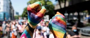 Bereits im vergangenen Jahr organisierte das Team einen alternativen CSD, an dem fast 4.000 Menschen teilnahmen.