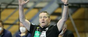 Tief getroffen. Alfred Gislason lebt seit fast 30 Jahren in Deutschland. Nun wurde er erstmals fremdenfeindlich bedroht. Der 61 Jahre alte Isländer führte die Handball-Männer als Bundestrainer gerade erst zu Olympia.