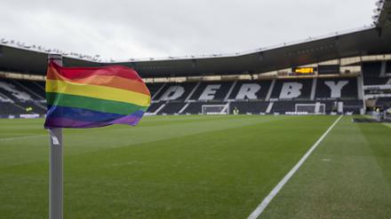 In dem Podcast „Schweißausbruch“ geht es um die Geschichten und Erfahrungen von LGBTQ* Personen im Sport