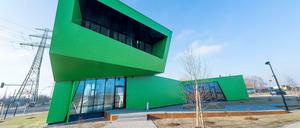 Der Cleantech-Pavillon an der Bitterfelder Straße dient der Vermarktung des Business-Parks.
