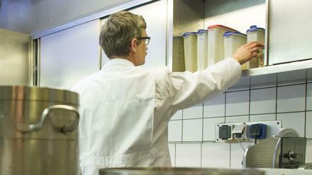 Alles in Ordnung? Lebensmittelkontrolleure prüfen, ob die Hygiene stimmt.