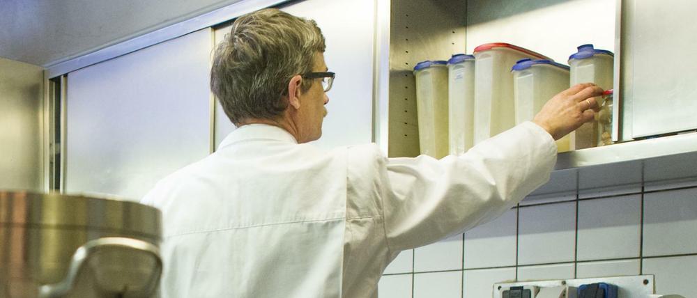 Alles in Ordnung? Lebensmittelkontrolleure prüfen, ob die Hygiene stimmt. 