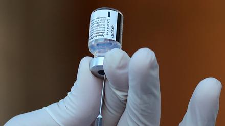Eine Dose des Impfstoffs von Biontech/Pfizer.