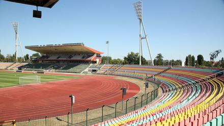 Das Stadion im Jahn-Sportpark lag früher direkt an der Mauer, heute liegt es an der Schnittstelle zwischen Prenzlauer Berg und Wedding.