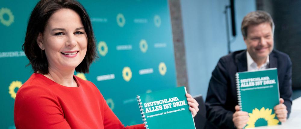 Ein Wahlprogramm haben sie, die Spitzenkandidatur müssen Annalena Baerbock und Robert Habeck noch klären.
