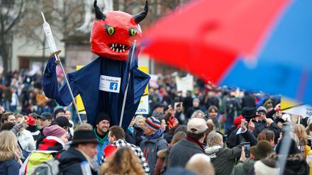 "Querdenker" demonstrieren in Kassel gegen die Corona-Politik