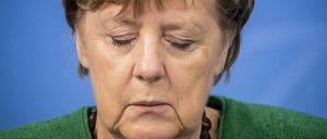Es wurde spät in der Nacht zu Dienstag, mal wieder. Hoffentlich ist es nicht bald zu spät, die aktuelle Empörung wieder einzufangen. 