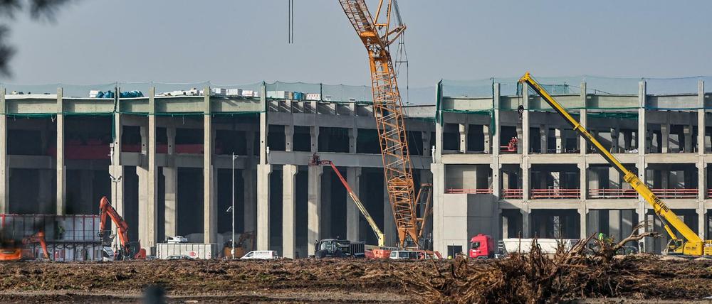 Die Tesla-Baustelle in Grünheide Ende Februar 2021.