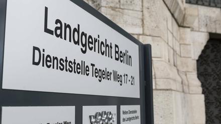 Ein 54-Jähriger muss sich vor dem Landgericht für den Tod seines 83-jährigen Mitbewohners verantworten.