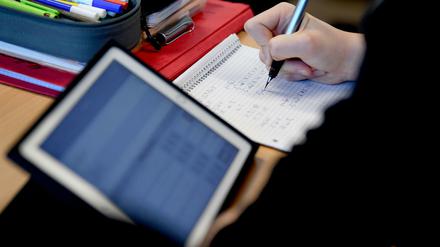 Es hat nicht „Zoom“ gemacht. Die Software ist mit den Tablets der Bildungsverwaltung nicht nutzbar.