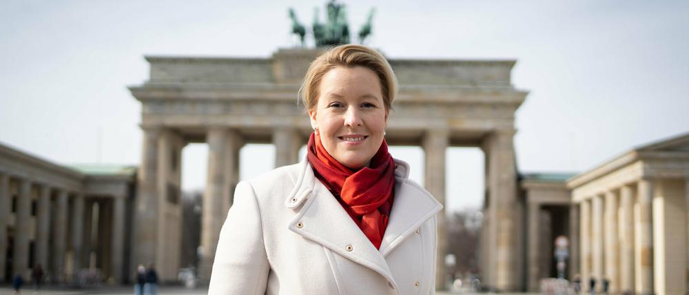 Franziska Giffey (SPD) auf Wahlkampftour: 33 Prozent der Berliner:innen hätten sie laut einer Umfrage gern als Regierende Bürgermeisterin.
