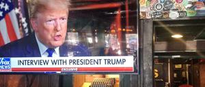 Als streitbarer US-Präsident hat Donald Trump den US-Medien sensationelle Zugriffs- und Zuschauerzahlen beschert. Seither leiden Zeitungen ebenso wie TV-Sender unter der "Trump-Beule".