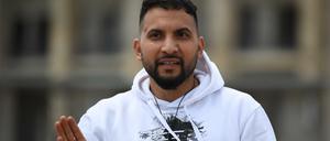 Attila Hildmann spricht bei einer Demonstrationen gegen die Corona-Einschränkungen.