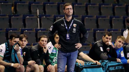 Die Enttäuschung ist Füchse-Trainer Jaron Siewert am Gesicht abzulesen.