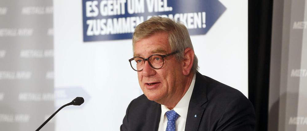 Arndt Kirchhoff, Arbeitgeberpräsident in NRW, hat den neuen Tarifvertrag ausgehandelt, den er als Beleg für die funktionierende Tarifautonomie bewertet.