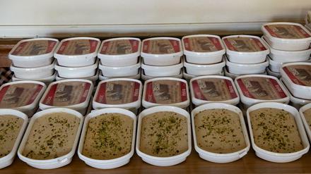 Als Süßigkeiten getarnt: Unter den Paketen mit türkischem Honig stellte der Zoll mehr als 650 Kilo Heroin sicher.