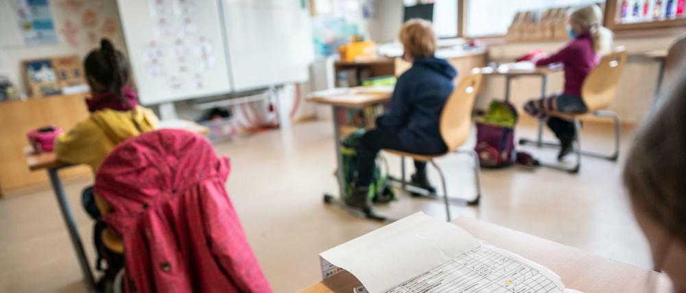 Gekommen, um zu lernen: Für Schüler:innen einzelner Klassenstufen sollen im Fall erneuter Schulschließungen Ausnahmen gelten.