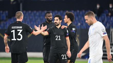 Endlich mittendrin. Ilkay Gündogan (Mitte) hat von rund 120 Spielen seit seinem Debüt in der Nationalmannschaft nur 44 bestritten. In seiner aktuellen Form aber darf er auf eine prägende Rolle bei der EM in diesem Sommer hoffen.