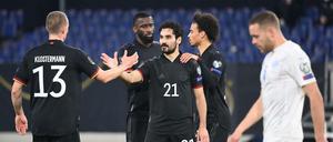 Endlich mittendrin. Ilkay Gündogan (Mitte) hat von rund 120 Spielen seit seinem Debüt in der Nationalmannschaft nur 44 bestritten. In seiner aktuellen Form aber darf er auf eine prägende Rolle bei der EM in diesem Sommer hoffen.