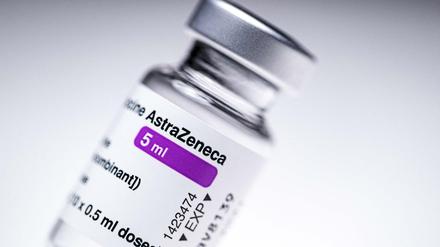 Laut EMA gibt es bei Astrazeneca bisher keine besonderen Risikofaktoren wie etwa Alter, Geschlecht oder frühere Blutgerinnsel.