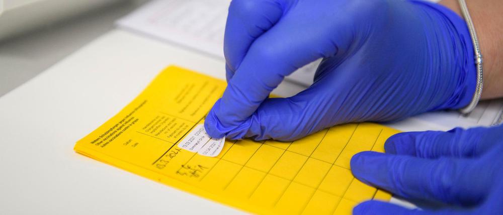 Aufklärungsgespräch und Impfpass vor Ort? Mit der Software „Impfplaner 4.0“ wäre das nicht mehr nötig.