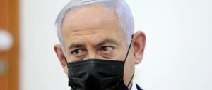 Trotz der Ermittlungen gegen ihn erfährt Benjamin Netanjahu weiterhin breite Unterstützung.