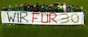 Die deutschen Fußballer äußern vor dem Spiel gegen Nordmazedonien wieder ihre Meinung.