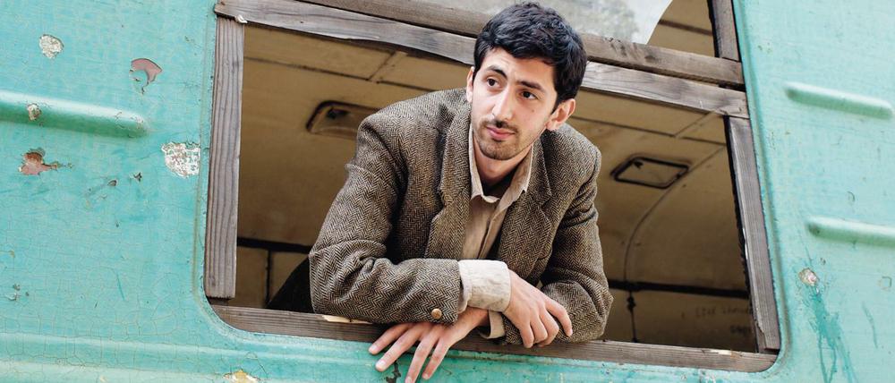 Der junge georgische Filmemacher Nicolas (Dato Tarielachvili) spielt in "Chantrapas" das Alter Ego Iosselianis.