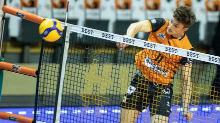 Immer wieder gelang es Cody Kessel in dieser Saison, den Ball auf spektakulärer Höhe ins gegnerische Feld zu schmettern.