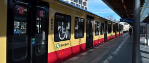 Wer ohne gültiges Ticket unterwegs ist, wird mit 60 Euro zur Kasse gebeten. 
