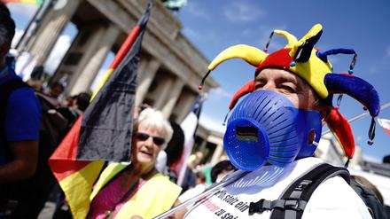 Nix wissen, viel meinen: Corona-Leugner protestieren