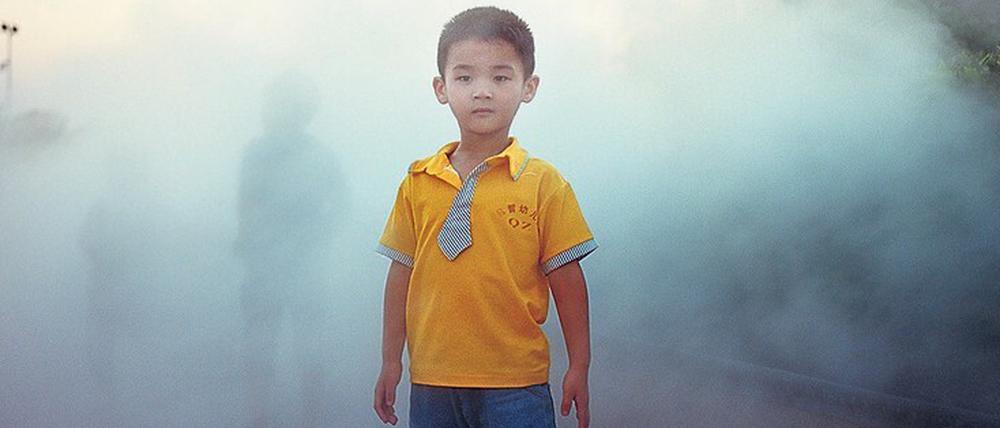 Lichtblick. „Boy in Yellow Shirt“ 2016 von Shi Yangkun fotografiert.