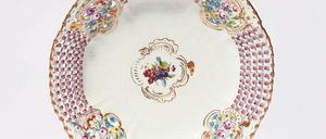 Dessertteller aus dem „Schwerin-Service“, Meissner Porzellan von 1762.