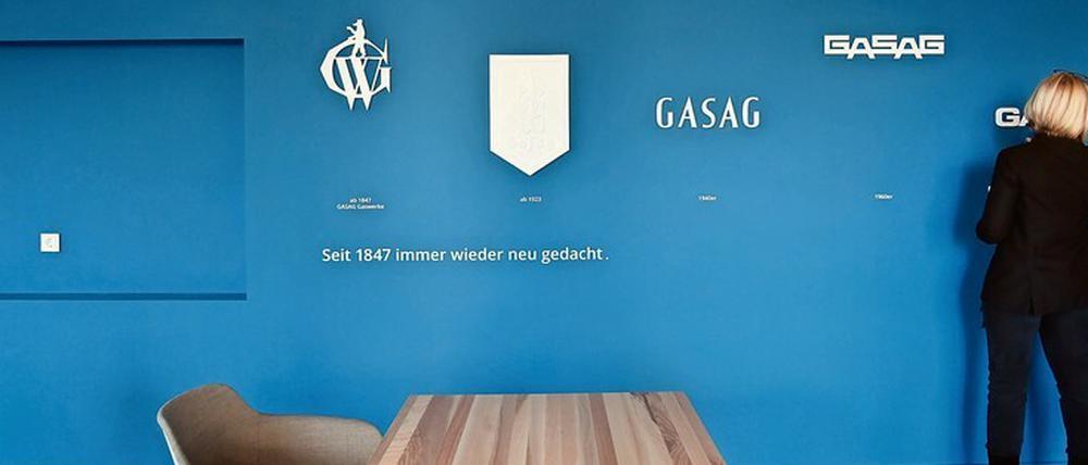 In der neuen Gasag-Zentrale in Schöneberg sind die verschiedenen Schriftarten aus der Firmengeschichte zu sehen. 