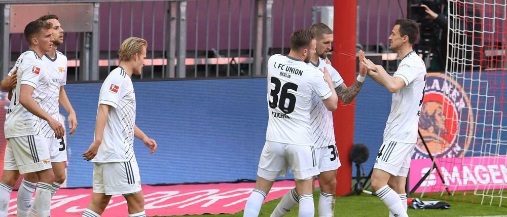 Der 1. FC Union jubelt nach dem Ausgleich.