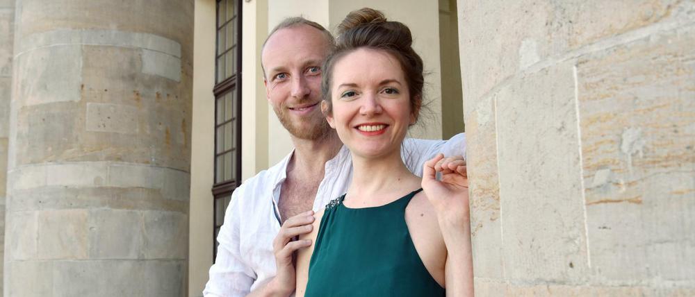 Florian und Jennifer singen unter anderem auf den Stufen vom Deutschen Dom auf dem Gendarmenmarkt.