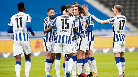 Aller Anfang war gut. Nach der Roten Karte gegen Gladbach feierten die Berliner gleich noch den Führungstreffer.