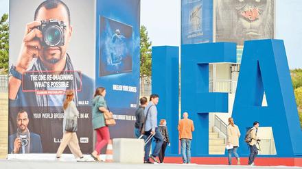 Trubel unterm Berliner Funkturm gab es bei der IFA zuletzt 2019. In diesem Jahr soll die weltweit größte Elektronikmesse Anfang September stattfinden. 