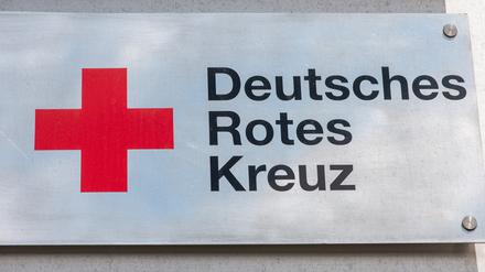 «Deutsches Rotes Kreuz» ist auf einem Schild zu lesen. 