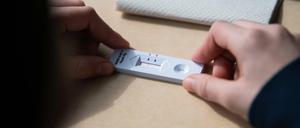 Mehr Tests könnten Infektionsketten durchbrechen.