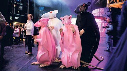 Der Bayreuther „Ratten-Lohengrin“ von Hans Neuenfels mauserte sich vom Skandalstück zum kultigen Klassiker. 