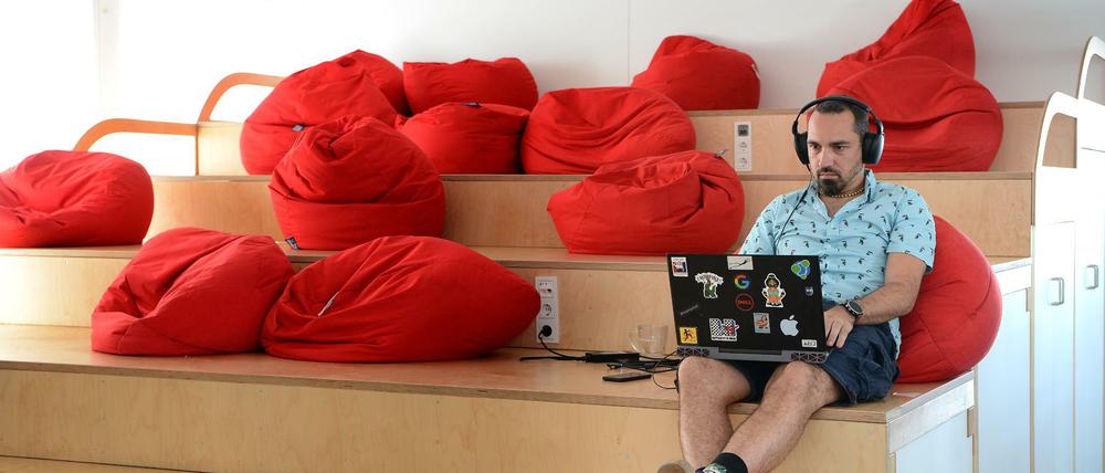 Bei dem Berliner Start-up GetYourGuide sieht es ganz Start-up-typisch aus.