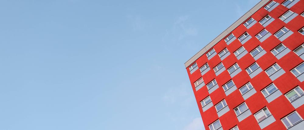 Vielen Mieter:innen in Berlin drohen mit dem Mietendeckel-Aus nun Nachzahlungen.