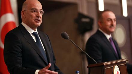 Der Besuch von Griechenlands Außenminister Nikos Dendias (l.) beim türkischen Außenminister Mevlut Cavusoglu endete im Eklat.